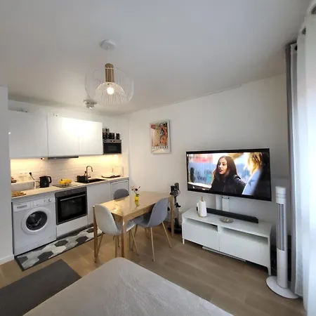 Apartment Paris A 7 Minutes En Metro Rosny-sous-Bois